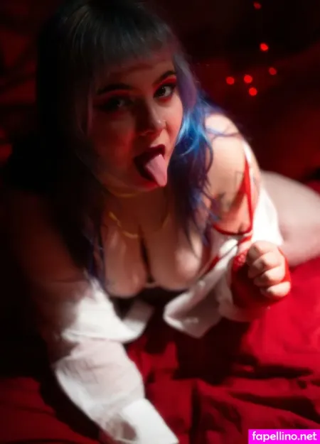 Goth Thick OnlyFans Thumbnail #WS4Nf7zzKo