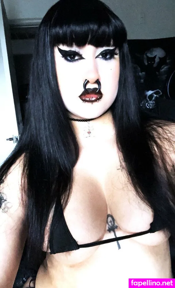 gothicvampirevixen, gothicvixxen Nude Leaked OnlyFans Photo #42E9etFoBp