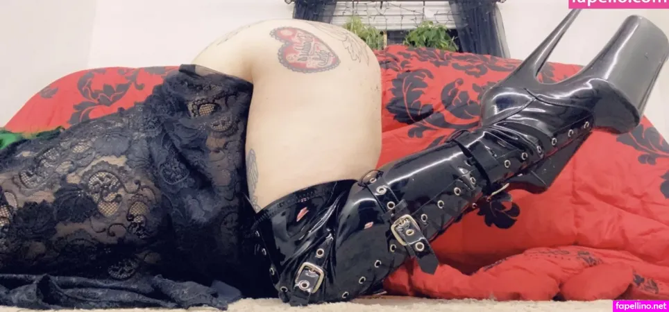 Gothicc Bimbo OnlyFans Thumbnail #UvpWsjaczw