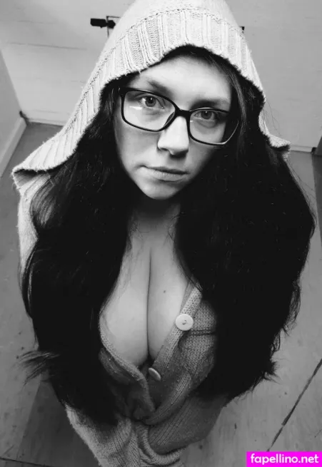 Gothicc Farm Wife OnlyFans Thumbnail #5JSRuPms4F