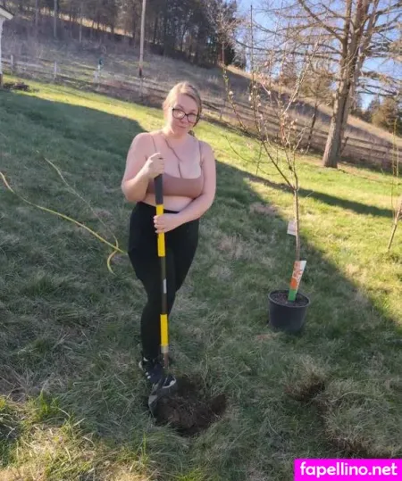 Gothicc Farm Wife OnlyFans Thumbnail #GMMiTH1kt4
