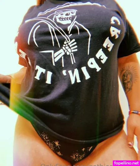 Gothiccgremlin OnlyFans Thumbnail #teaZgO6xMB