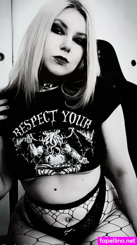 Gothicdemoness OnlyFans Thumbnail #t33DwsQkV9