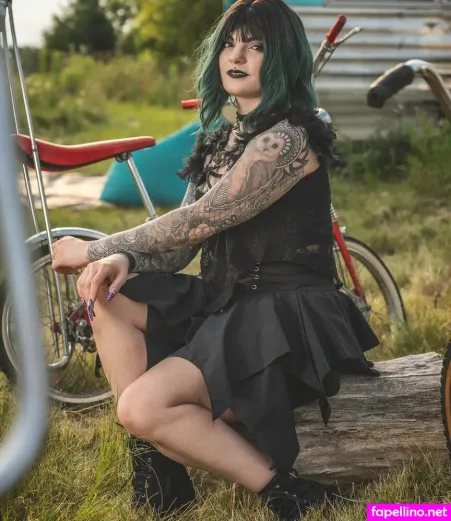 Gothicrose99 OnlyFans Thumbnail #FgUhBKt0z4