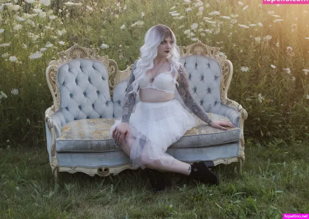 Gothicrose99 OnlyFans Thumbnail #LiZxct2Uob