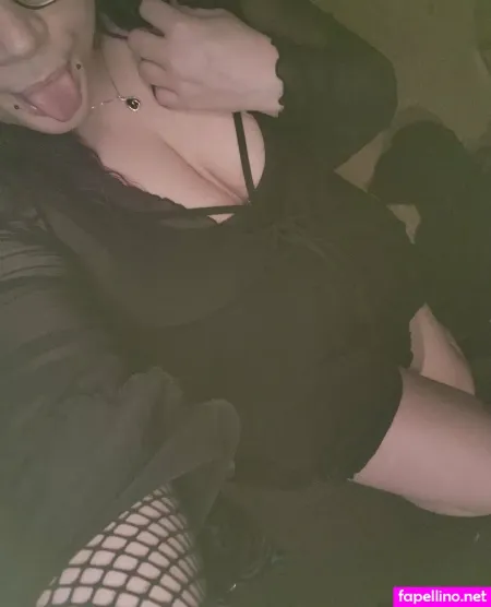 Gothmommy666 OnlyFans Thumbnail #s2DudOvqqC