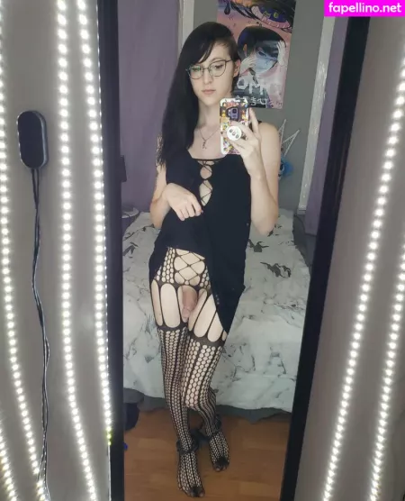 Gothravemom OnlyFans Thumbnail #J5wNR2dv9b