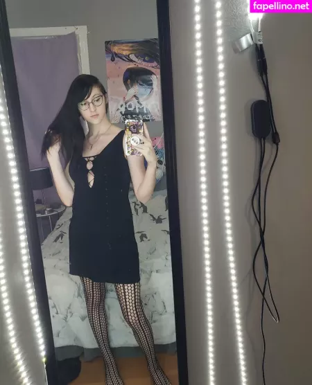 Gothravemom OnlyFans Thumbnail #cZQhdnZe65