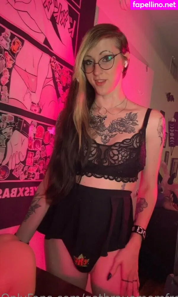gothfairyfrog, gothravemomfree Nude Leaked OnlyFans Photo #IPWnW2SMtt