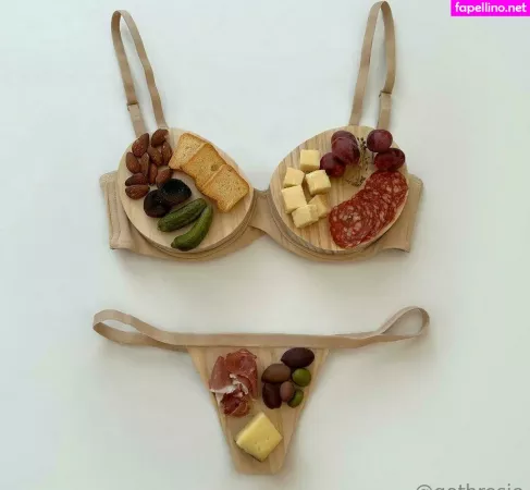 Gothrosie OnlyFans Thumbnail #SoJJiK0NJo