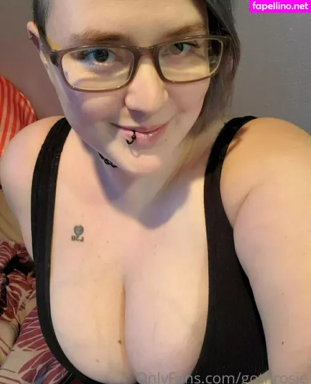 Gothrosie OnlyFans Thumbnail #UuEHD1lLtv