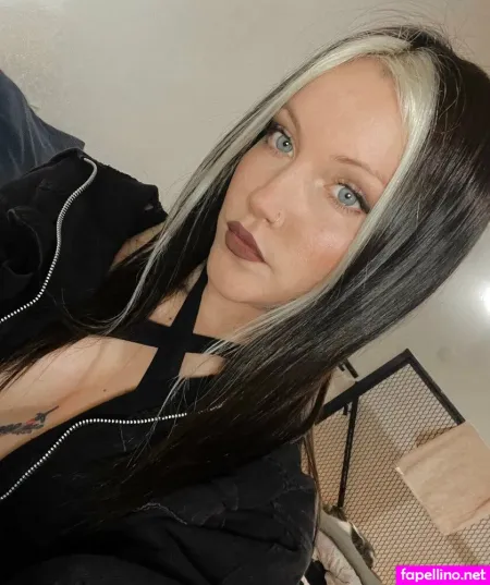 Gothsharon OnlyFans Thumbnail #kfK3kjI9cL