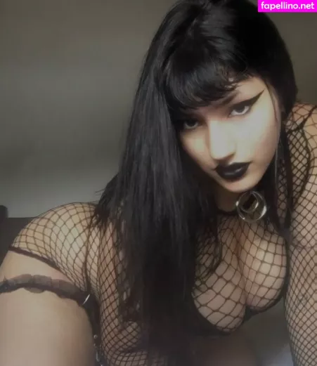 Goticapobrekkk OnlyFans Thumbnail #Suf0mGMbK5