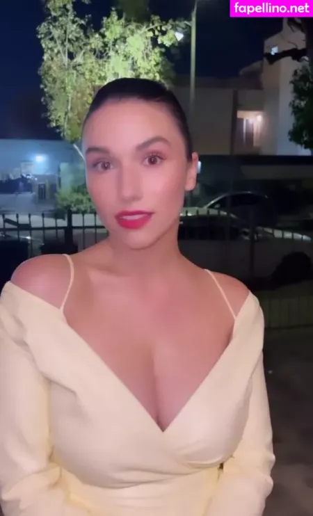 Grace Caroline Currey OnlyFans Thumbnail #bIgnlRo1Qt