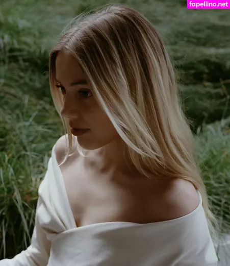 Grace Van Dien OnlyFans Thumbnail #iyLDksiCx8