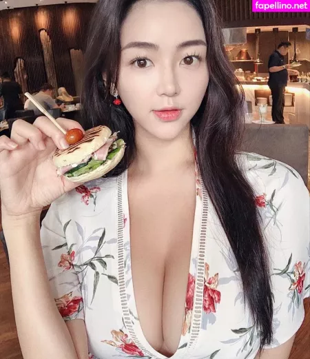 Gracek OnlyFans Thumbnail #bD5MxcMBYw