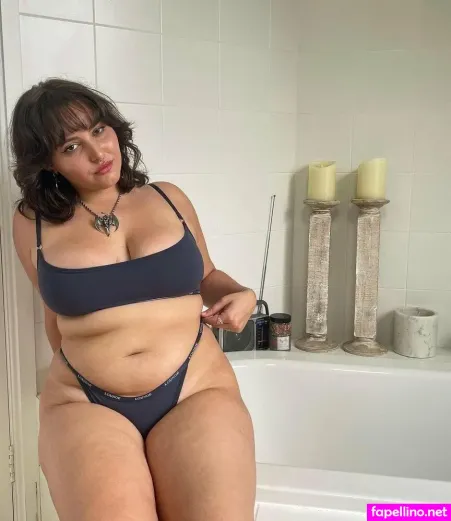 Gracexholland 1 OnlyFans Thumbnail #tLj9e0egkd