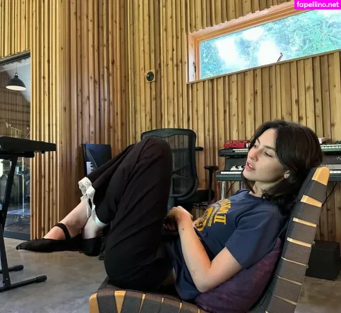 Gracie Abrams OnlyFans Thumbnail #0V5ZKayslY