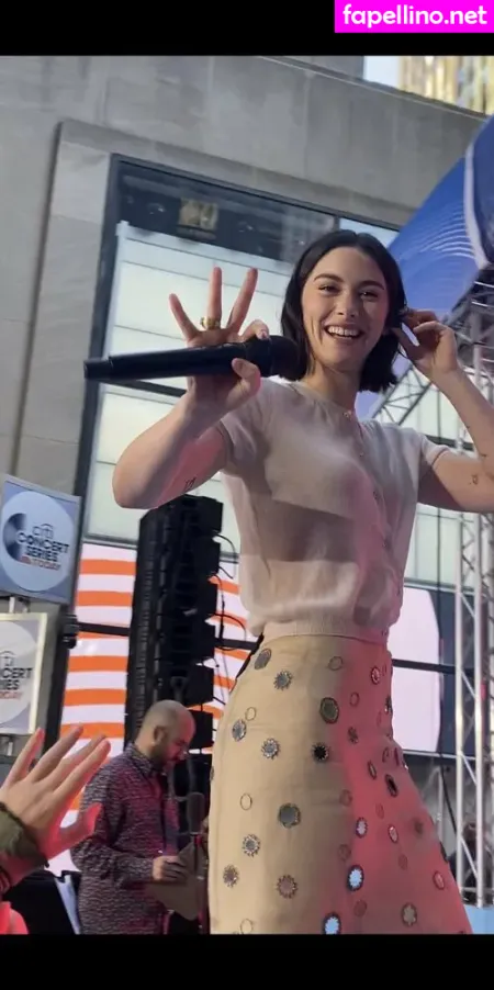 Gracie Abrams OnlyFans Thumbnail #0bRg0KFnbR