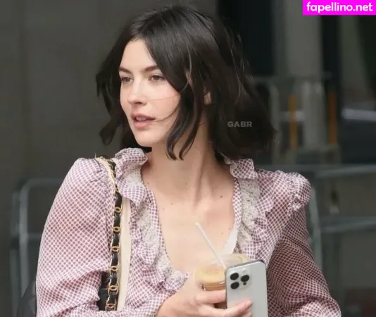 Gracie Abrams OnlyFans Thumbnail #1PJv71Lvxh