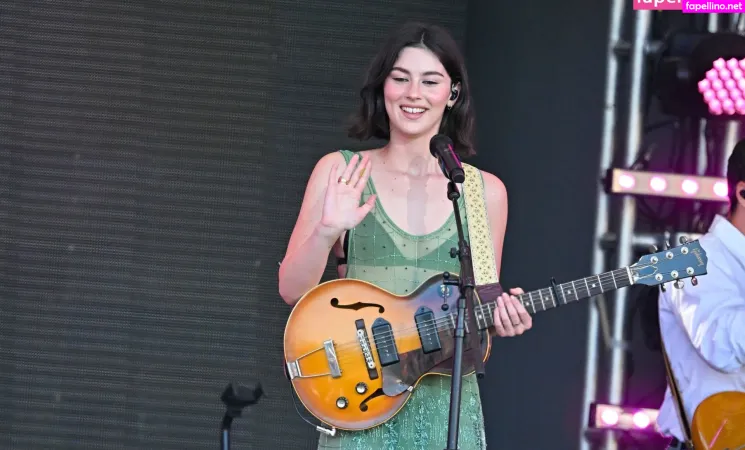 Gracie Abrams OnlyFans Thumbnail #3E16P8D5Ta