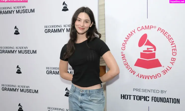 Gracie Abrams OnlyFans Thumbnail #3iamrbhYbt