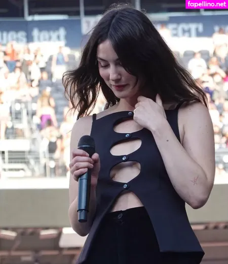 Gracie Abrams OnlyFans Thumbnail #75d8dGglj4