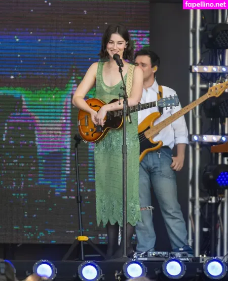 Gracie Abrams OnlyFans Thumbnail #7iHM8gfJaI