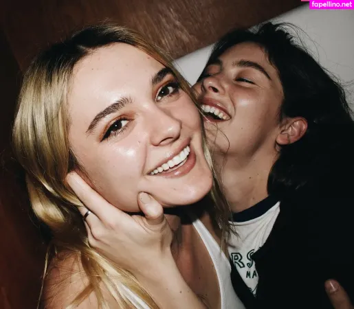 Gracie Abrams OnlyFans Thumbnail #8iugFNKCxd