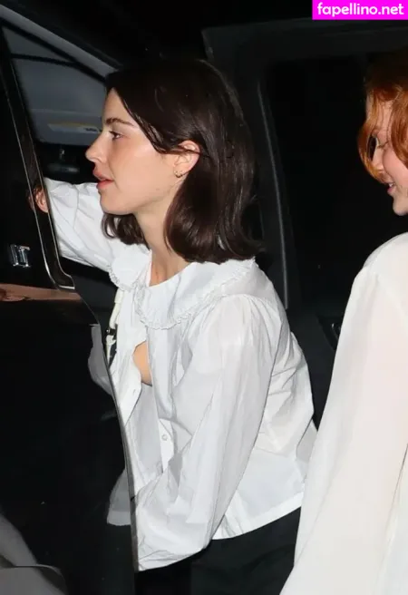 Gracie Abrams OnlyFans Thumbnail #9fiRVB7FLq