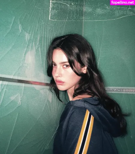 Gracie Abrams OnlyFans Thumbnail #A9prheGfYF