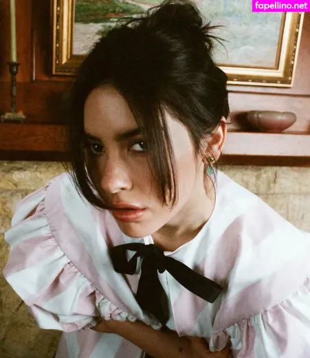 Gracie Abrams OnlyFans Thumbnail #B4oUJfJN3l