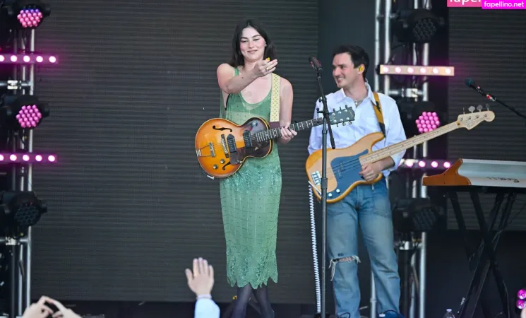 Gracie Abrams OnlyFans Thumbnail #CAeyohAWd2