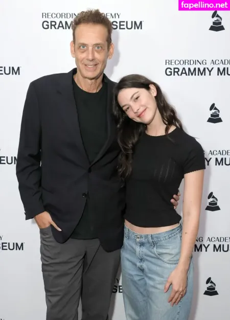 Gracie Abrams OnlyFans Thumbnail #CgRwQbPmCP