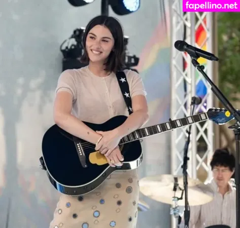 Gracie Abrams OnlyFans Thumbnail #FQXtX3FlXu