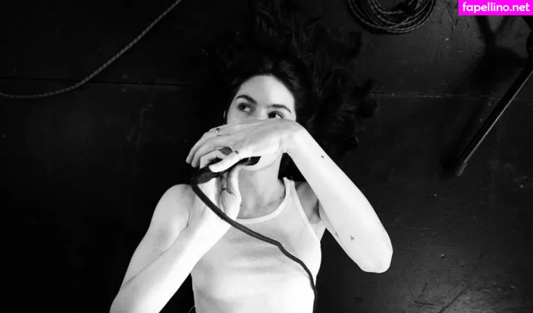 Gracie Abrams OnlyFans Thumbnail #G7X1ri6pDw