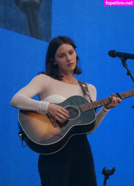 Gracie Abrams OnlyFans Thumbnail #KE4EK3vSOF