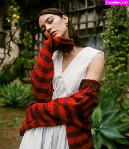 Gracie Abrams OnlyFans Thumbnail #LIFM9obKXd