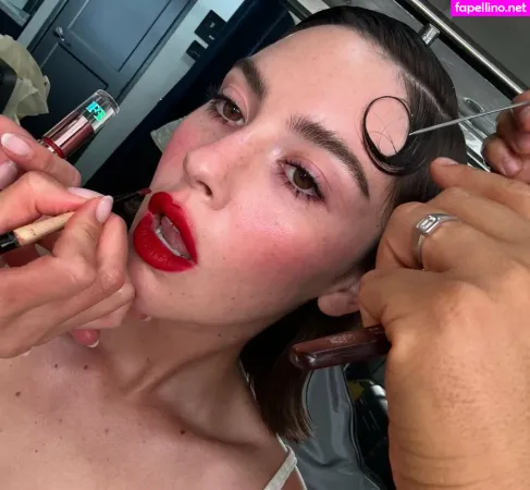 Gracie Abrams OnlyFans Thumbnail #LK5G5OtVM2