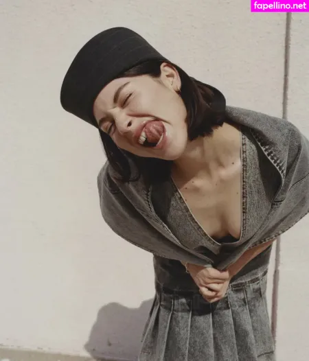 Gracie Abrams OnlyFans Thumbnail #LNzwGmBJz1