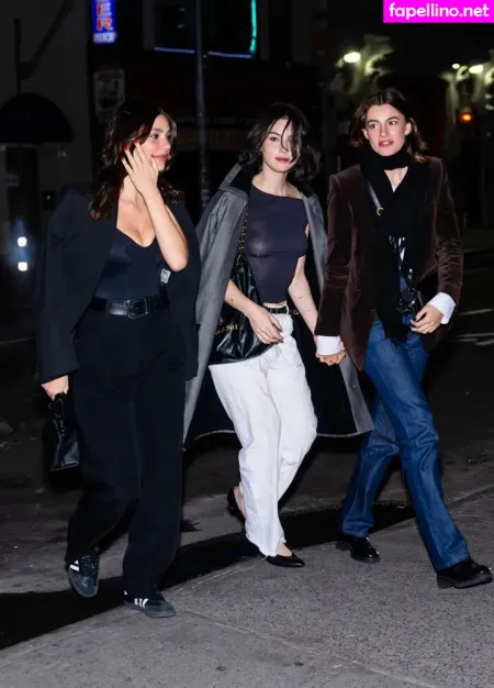 Gracie Abrams OnlyFans Thumbnail #TcquzEH0CA