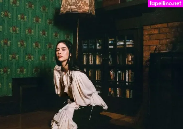 Gracie Abrams OnlyFans Thumbnail #VVSe9bJVAP