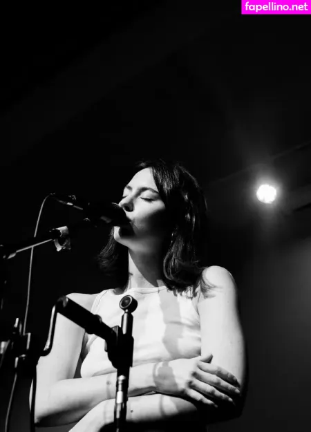 Gracie Abrams OnlyFans Thumbnail #ZJkI2n3oLi