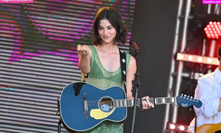 Gracie Abrams OnlyFans Thumbnail #a0NAUqAhyd