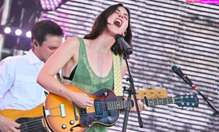 Gracie Abrams OnlyFans Thumbnail #efMORiGEsq