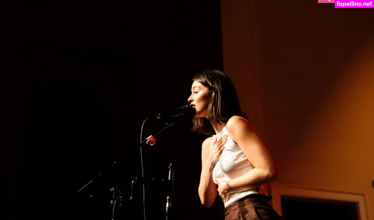 Gracie Abrams OnlyFans Thumbnail #g8eepGEEpf