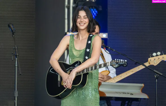 Gracie Abrams OnlyFans Thumbnail #gahoFe1kFp