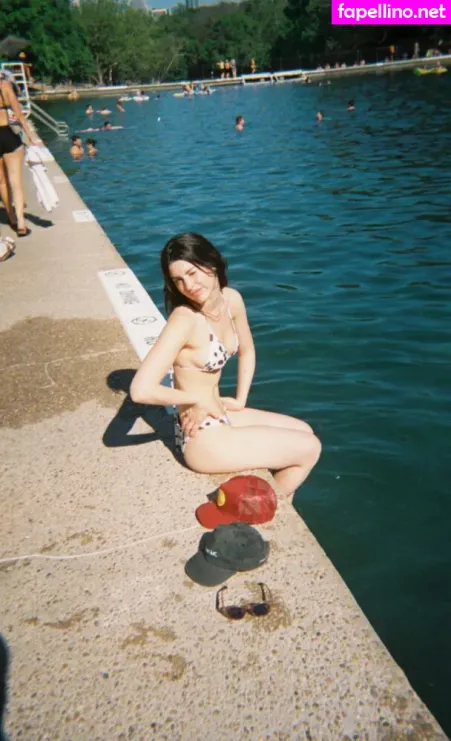 Gracie Abrams OnlyFans Thumbnail #j6607K6oEC