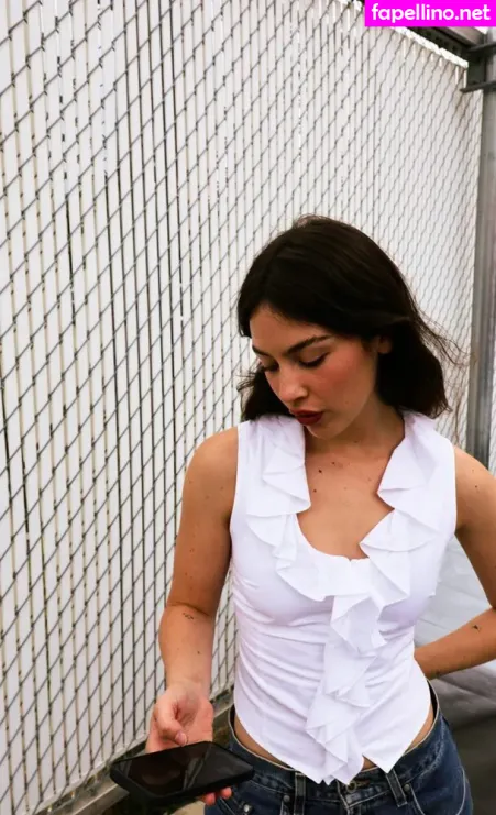 Gracie Abrams OnlyFans Thumbnail #koPKpM51xF