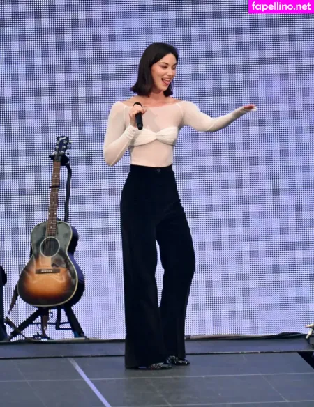 Gracie Abrams OnlyFans Thumbnail #l3IFD1kcGv